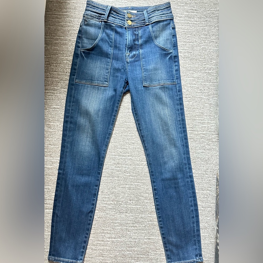 Frame Denim Women's skinny jeans in dark blue